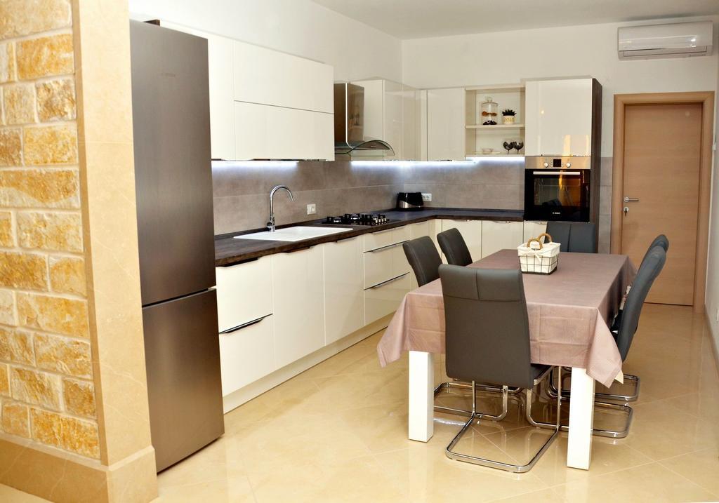 Apartment Luna Postira Exteriér fotografie