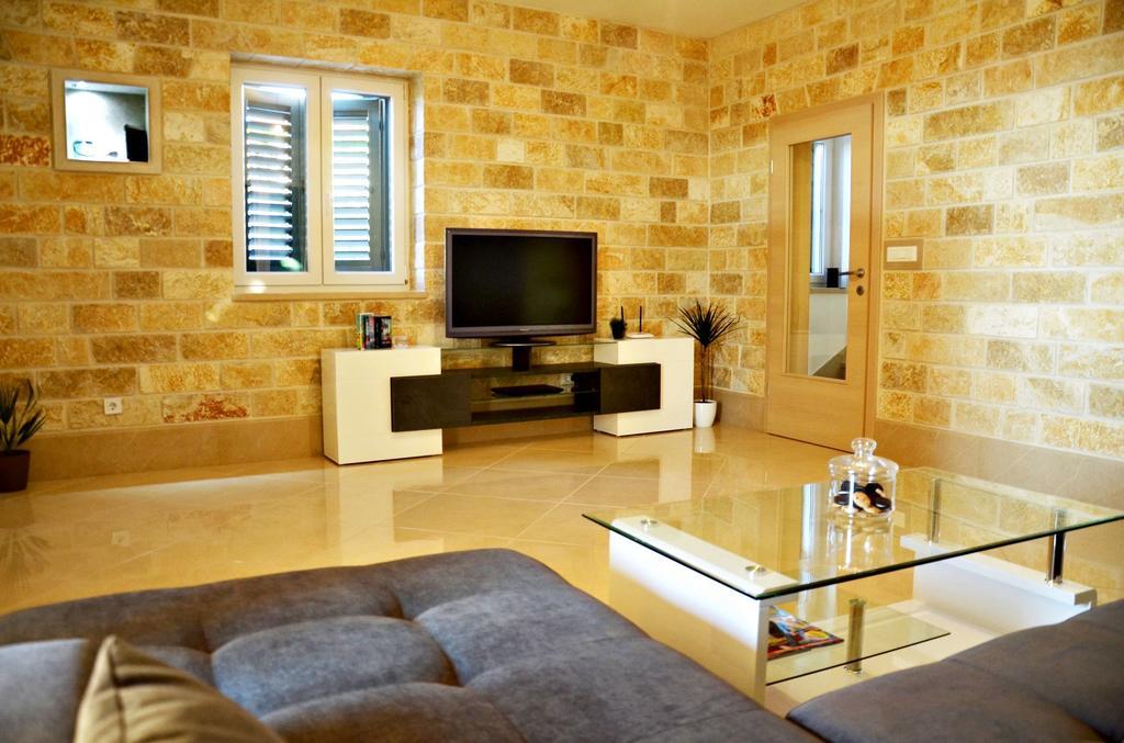 Apartment Luna Postira Exteriér fotografie