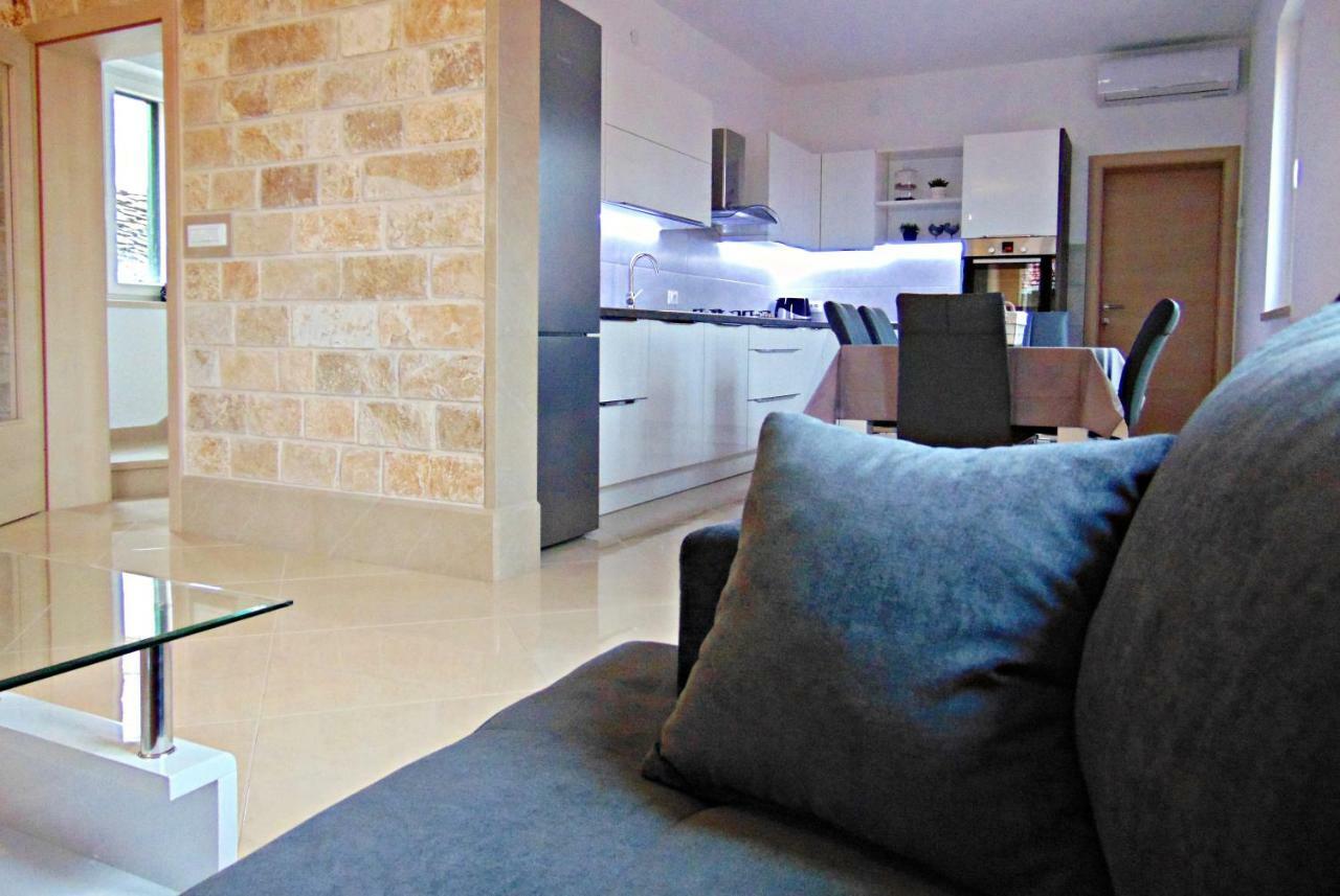 Apartment Luna Postira Exteriér fotografie